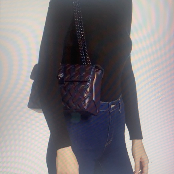 - KURT GEIGER LONDON KENSINGTON DRENCH LEATHER SHOULDER BAG - Picture 3 of 10